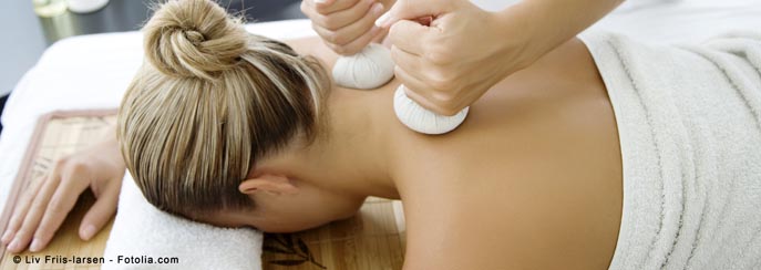 Kräuterstempelmassage